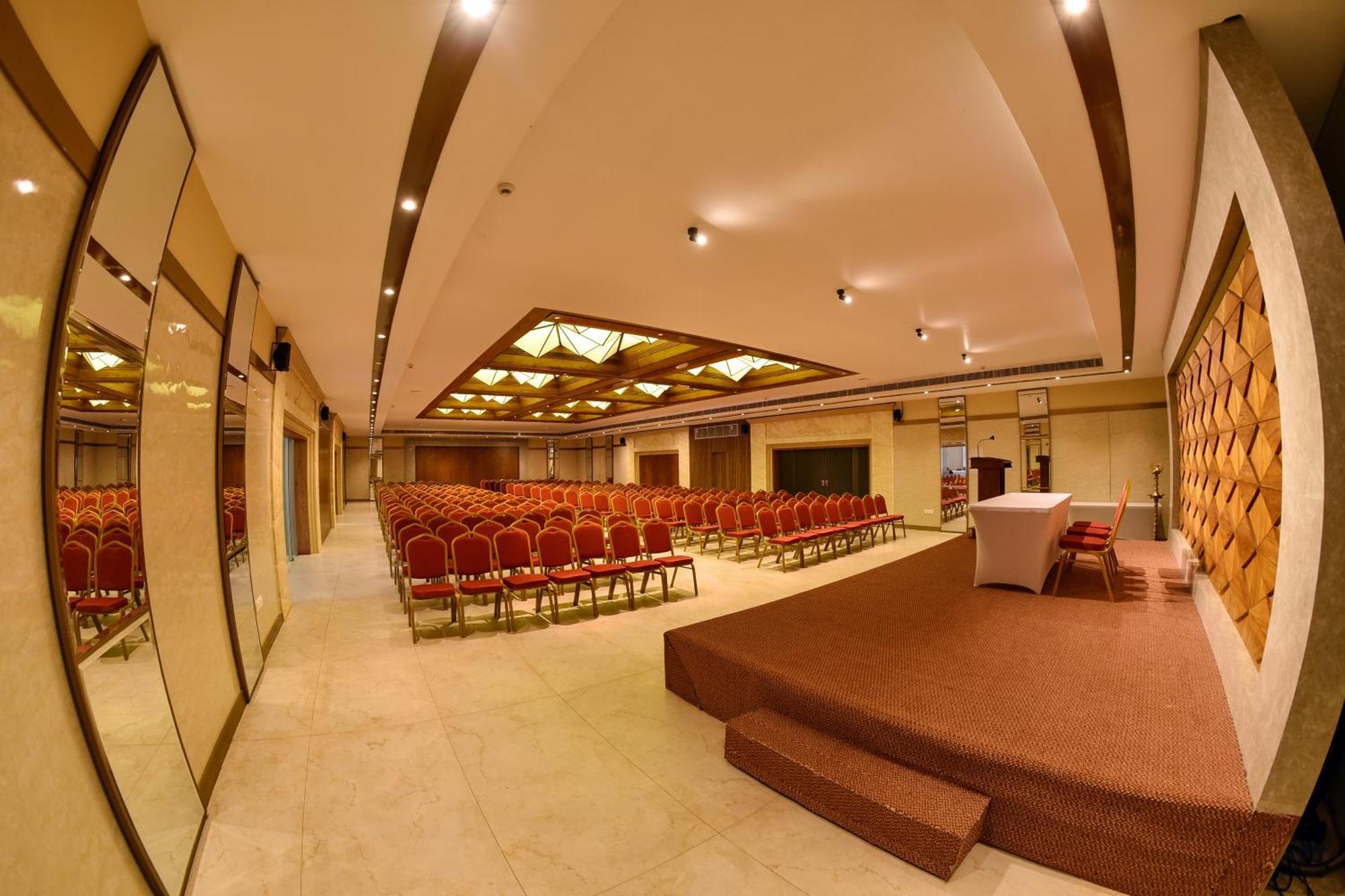 The Pearl View Hotel Mulappilangad Exterior photo